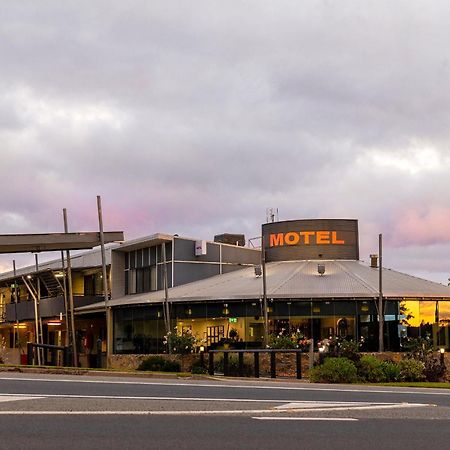 Station Motel Parkes Exteriör bild